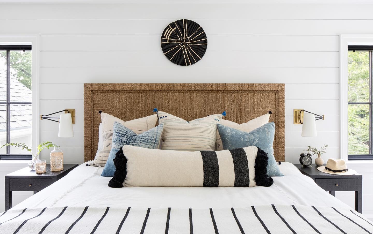 Master bedroom #goals for your Sunday swipe . Interior Design @stephaniekrausdesigns Photography @raquellangworthy.photo #fox builders #rahoffmanarchitects #balconydecor #blacksndwhite #berwynnewbuild .⠀⠀⠀⠀
.⠀⠀⠀⠀
.⠀⠀⠀⠀
.⠀⠀⠀⠀
.⠀⠀⠀⠀
.⠀⠀⠀⠀
#interiorde